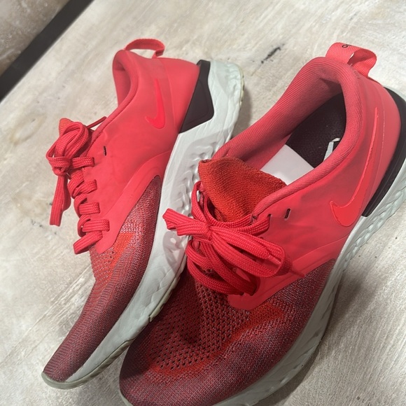 Red and gray Nike Odyssey size 7 - Picture 4 of 6